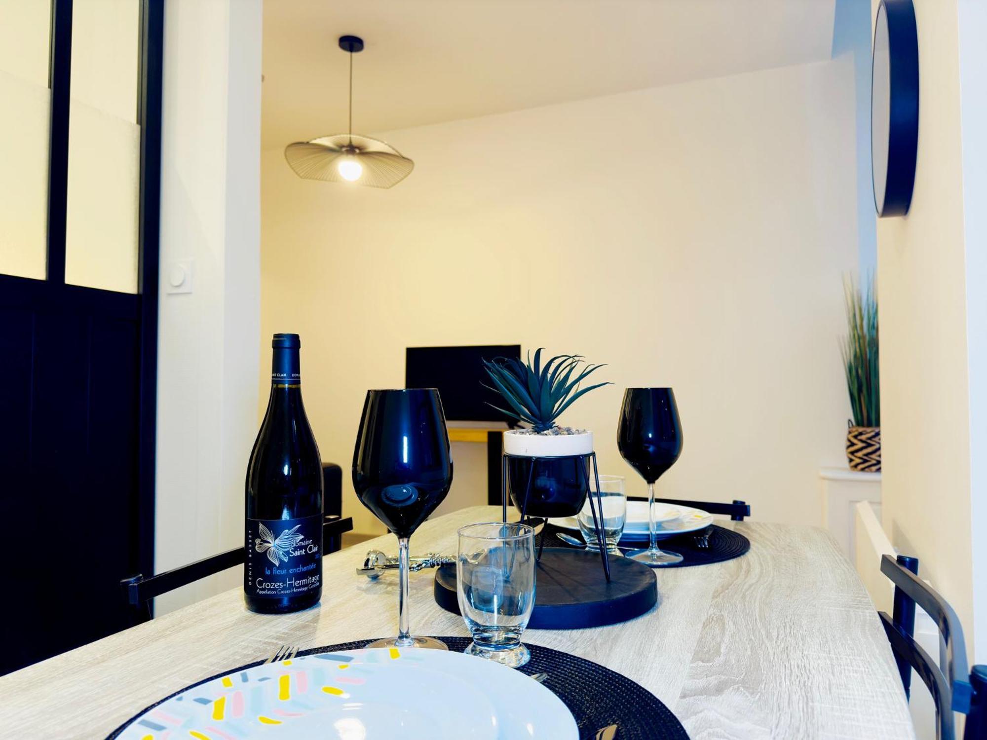 Le Clos Du Rhone - Hypercentre - Wifi Apartment Tournon-sur-Rhone Exterior photo